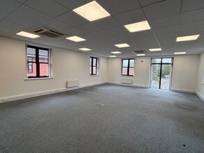 Liston Road, Marlow à louer Photo intérieure– Image 1 sur 3