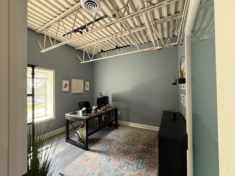 540 Main St, Hyannis, MA à vendre - Photo intérieure – Image 3 sur 8