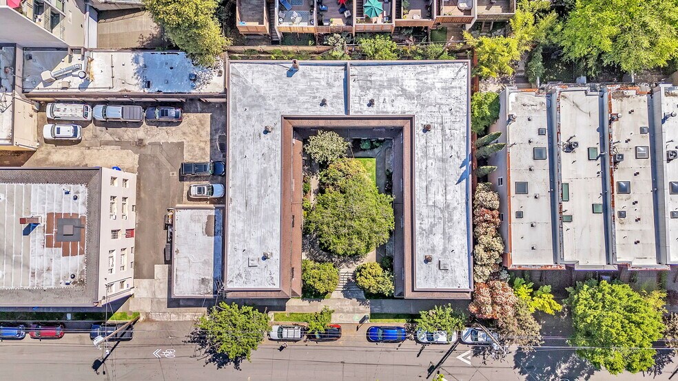 2336 NW Pettygrove St, Portland, OR à vendre - Photo de l’immeuble – Image 3 sur 14