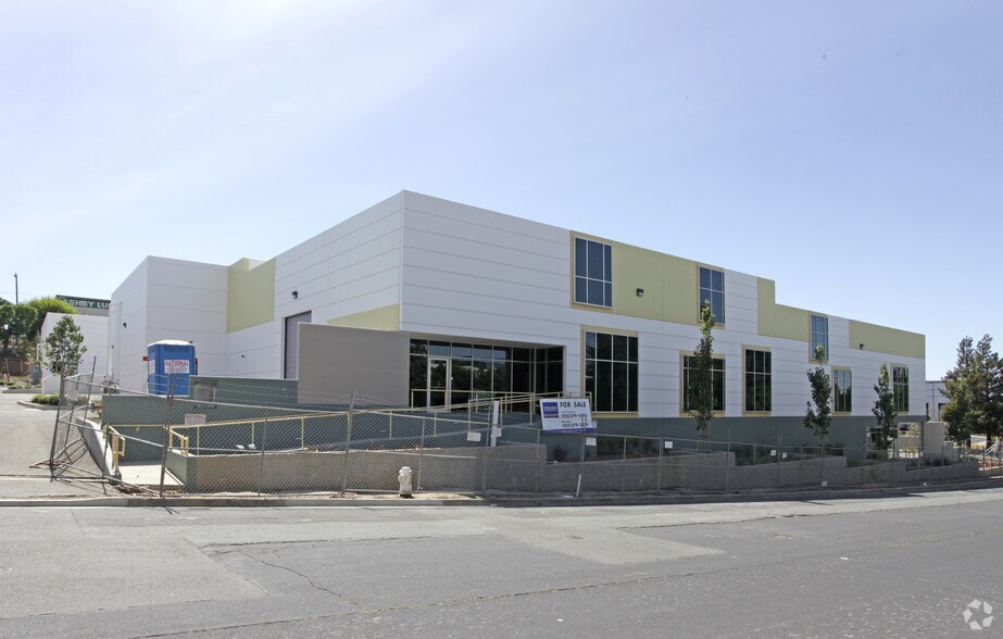 3953 Industrial Way, Concord, CA à louer - Photo principale – Image 1 sur 3