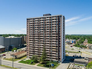 Plus de détails pour 360 Croydon Ave, Ottawa, ON - Local commercial à louer