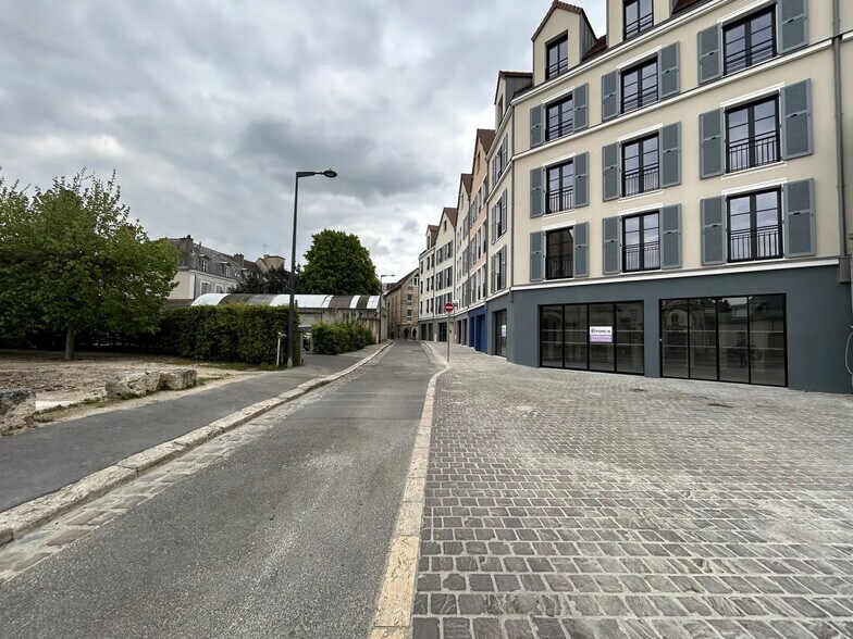 Local commercial dans Chartres à louer - Photo de l’immeuble – Image 3 sur 6