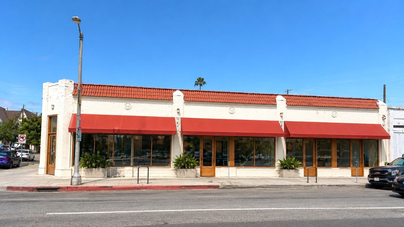 5025-5035 Melrose Ave, Los Angeles, CA à louer Photo de l’immeuble– Image 1 sur 1