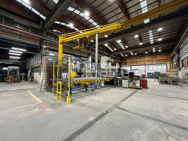 Plus de détails pour Local d’activités à vendre