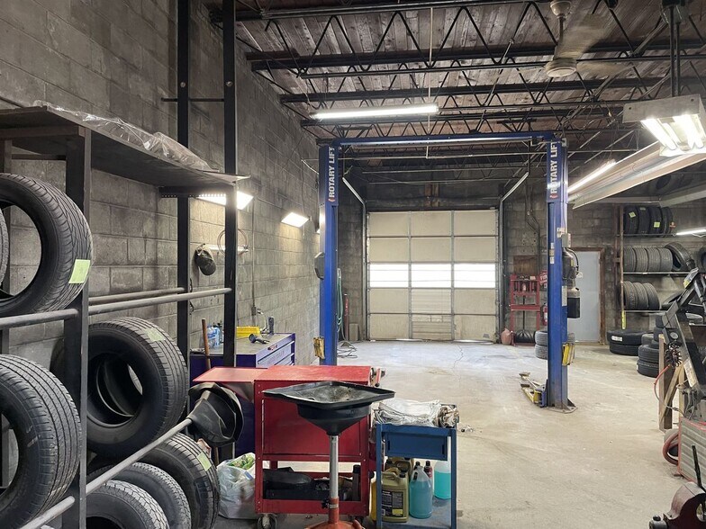 631 Gratiot Ave, Saginaw, MI à vendre - Photo intérieure – Image 3 sur 12