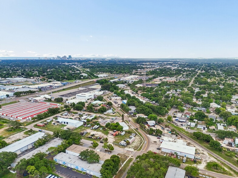 3667-3691 46th Ave N, Saint Petersburg, FL à vendre - Aérien – Image 2 sur 49