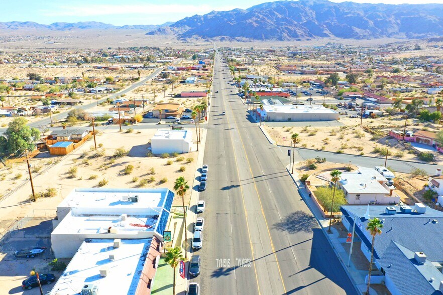 5785 Adobe Rd, Twentynine Palms, CA à vendre - Photo de l’immeuble – Image 3 sur 4