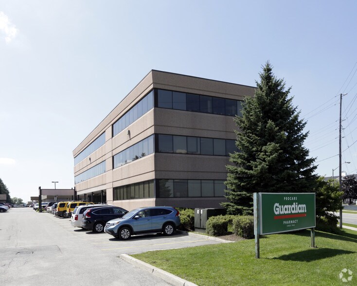125 Bell Farm Rd, Barrie, ON à louer - Photo de l’immeuble – Image 2 sur 2