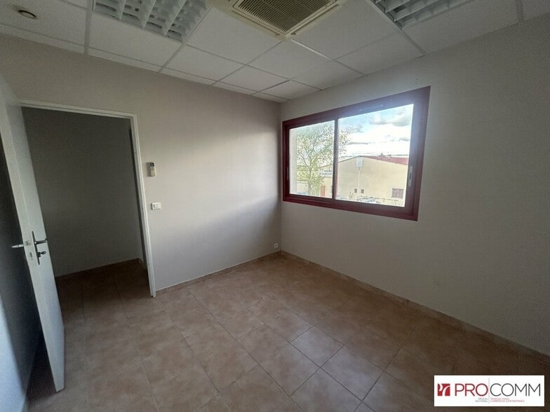 Bureau dans Cavaillon à louer - Photo intérieure – Image 2 sur 6