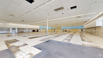 1700 W 49th St, Hialeah, FL à louer Numérisation 3D Matterport– Image 1 sur 9