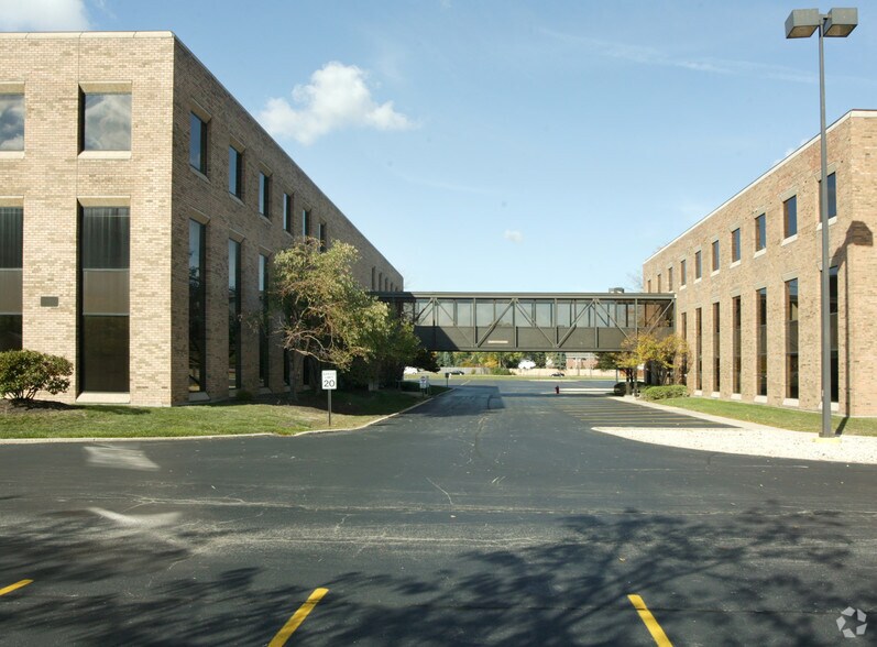 1435 Lake Cook Rd, Deerfield, IL à vendre - Photo de l’immeuble – Image 2 sur 8