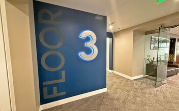 26300 Northwestern Hwy, Southfield, MI à louer Photo intérieure– Image 1 sur 6