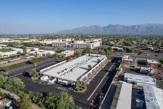 8230 E Broadway Blvd, Tucson, AZ - Vue aérienne  vue de carte - Image1
