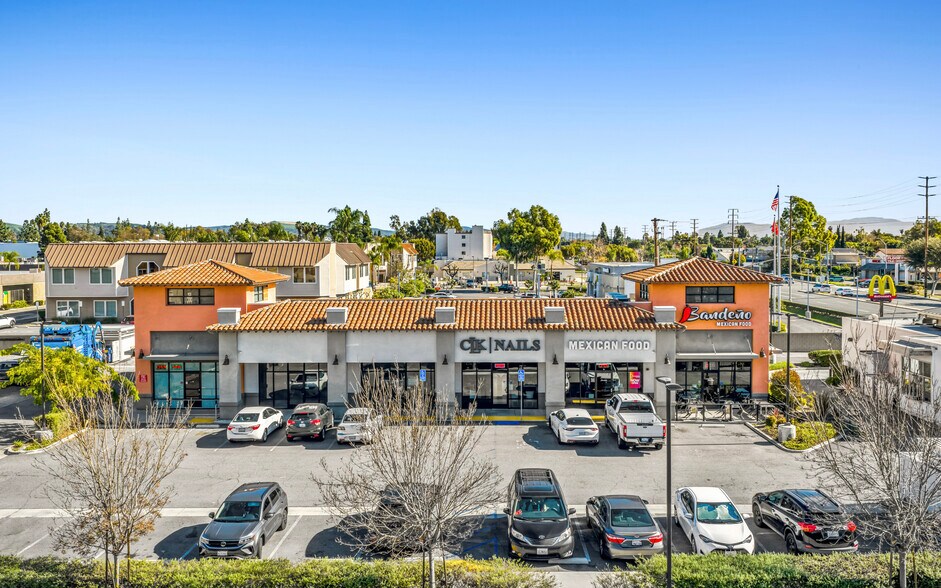 4030-4120 N Harbor Blvd, Fullerton, CA à louer - Photo de l’immeuble – Image 1 sur 3