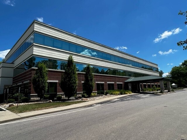 2920 S McIntyre Dr, Bloomington, IN à louer - Photo de l’immeuble – Image 2 sur 8