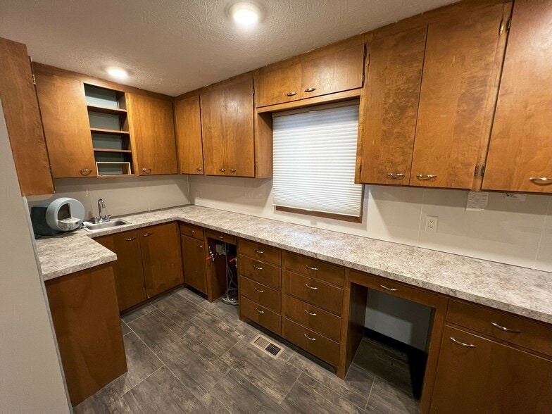 622 N Burlington Ave, York, NE à vendre - Photo de l’immeuble – Image 3 sur 6