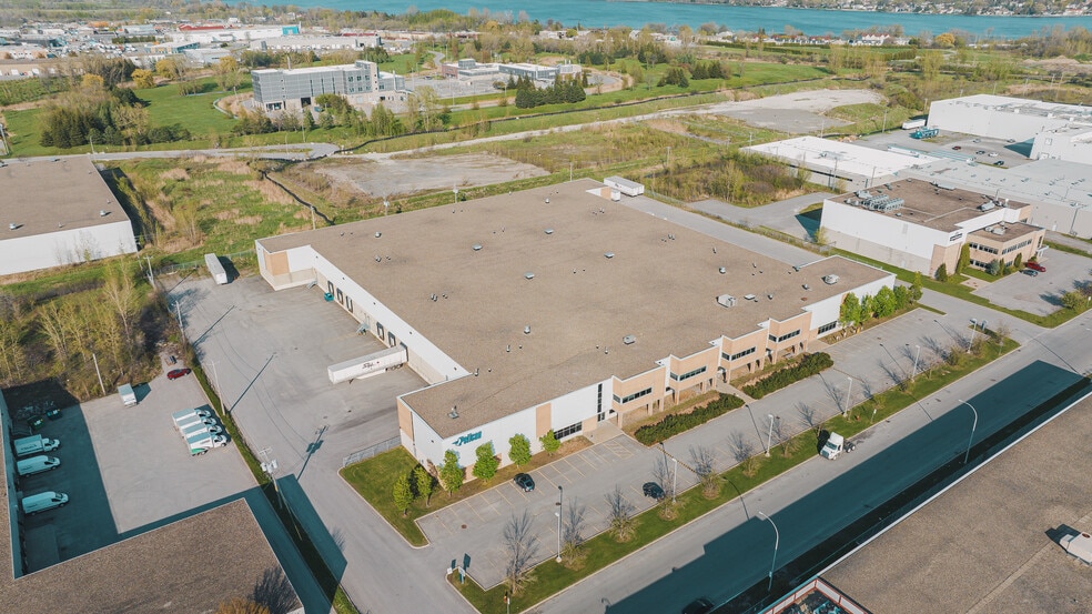 5850-5880 Rue Maurice-Cullen, Laval, QC à louer - Aérien – Image 3 sur 7