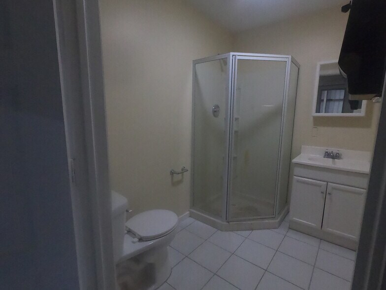 109 S 11th Ave, Maywood, IL à vendre - Photo de l’immeuble – Image 2 sur 23