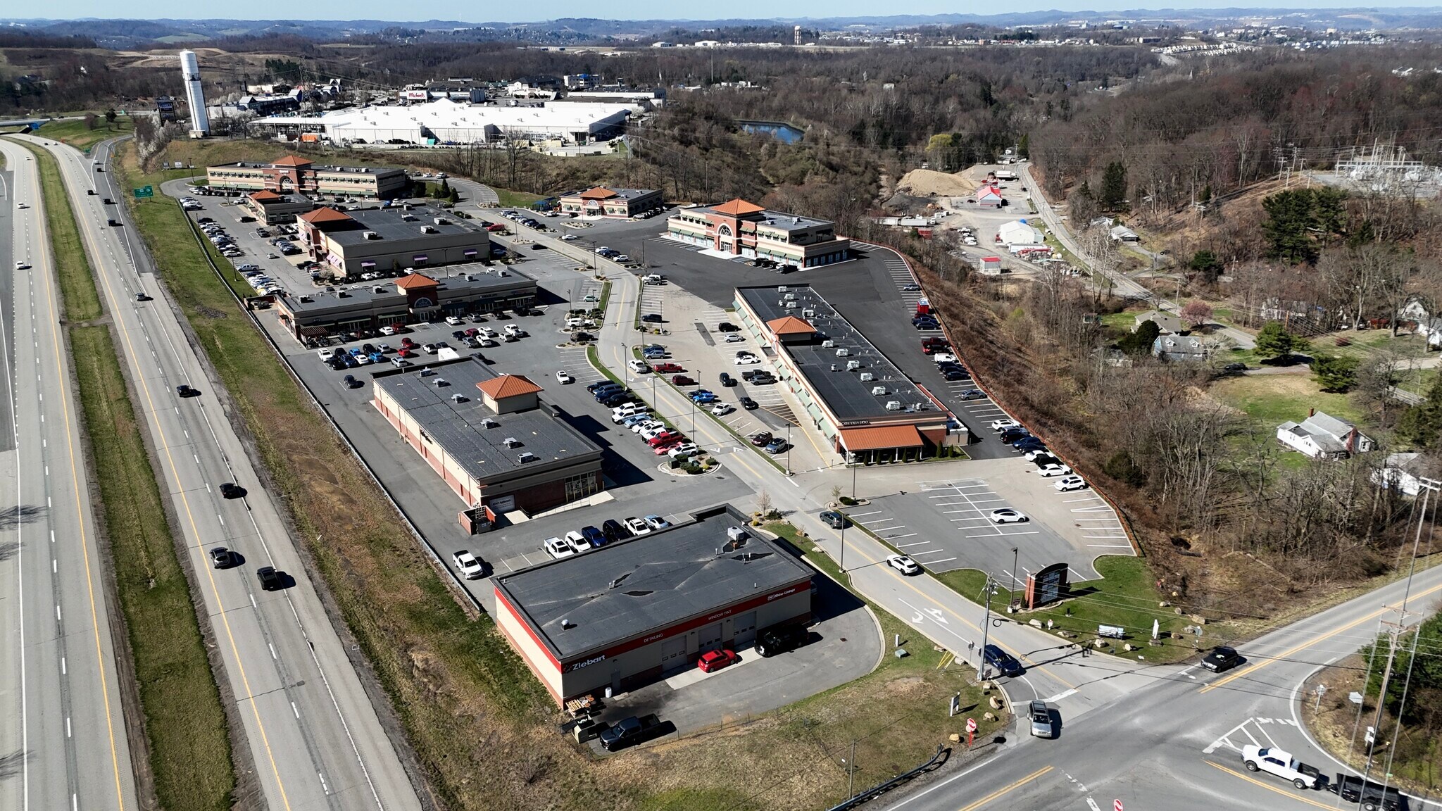 200 Fort Pierpont Dr, Morgantown, WV à louer Photo principale– Image 1 sur 98