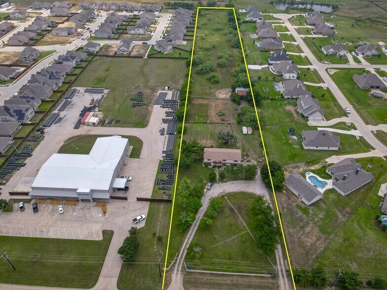 16777 John Wiley Rd, Justin, TX à vendre - Photo de l’immeuble – Image 3 sur 7