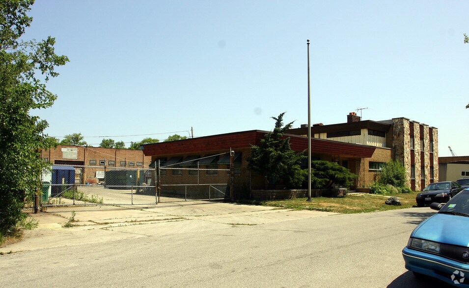 222 E 135th Pl, Chicago, IL à vendre - Photo principale – Image 2 sur 2