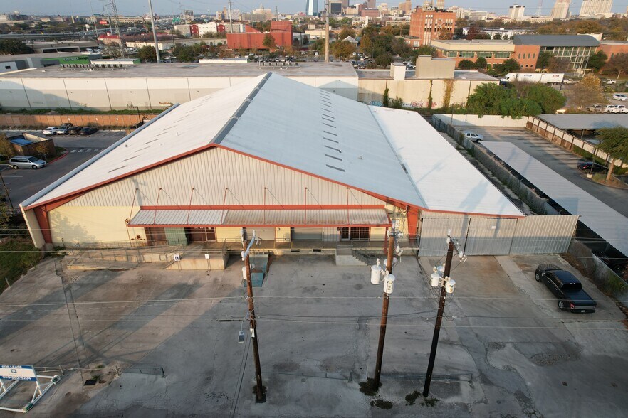 319 W Peden, San Antonio, TX à vendre - Photo de l’immeuble – Image 2 sur 15