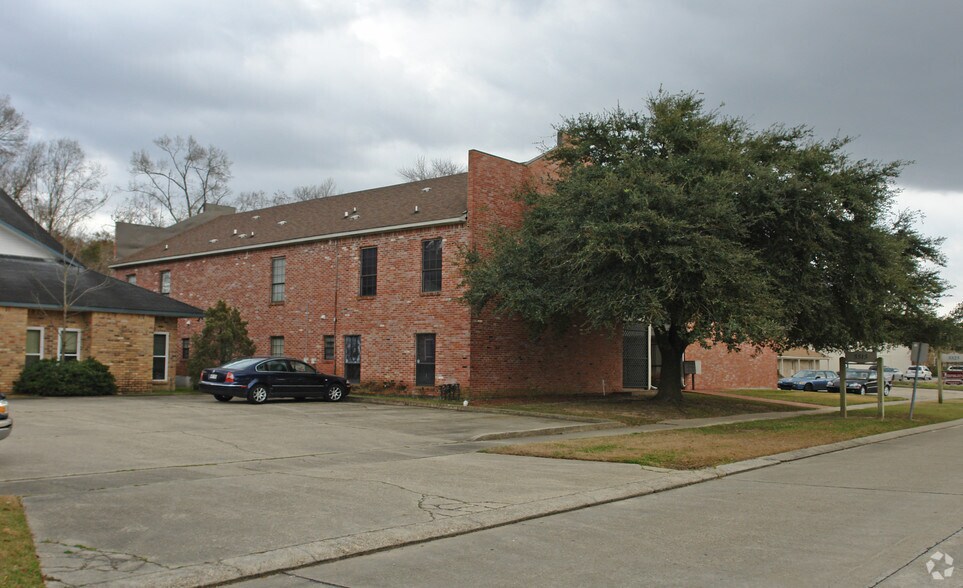 5525 Superior Dr, Baton Rouge, LA à louer - Photo de l’immeuble – Image 3 sur 3
