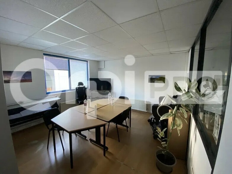 Bureau dans Harfleur à louer - Photo intérieure – Image 3 sur 9