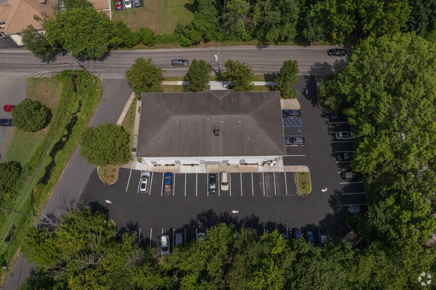 3699 Old Yorktown Rd, Shrub Oak, NY à louer - Photo de l’immeuble – Image 3 sur 5