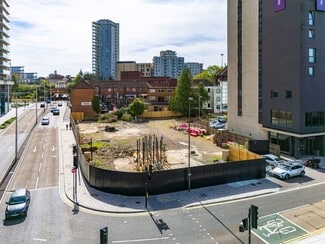 Plus de détails pour 11-13 Victoria Way, Woking - Terrain à louer