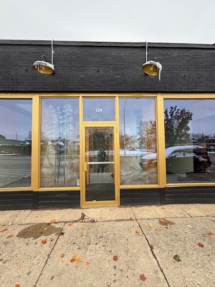 124 N Main St, Three Rivers, MI à vendre - Photo de l’immeuble – Image 2 sur 13