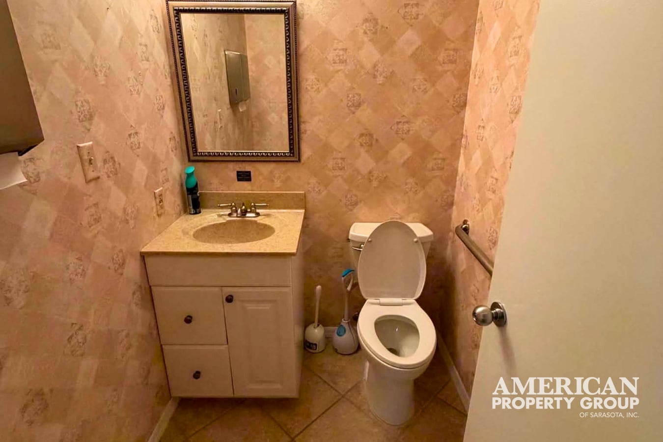 1219 S East Ave, Sarasota, FL 34239 - Lot C 103 -  - Photo intérieure - Image 1 of 8