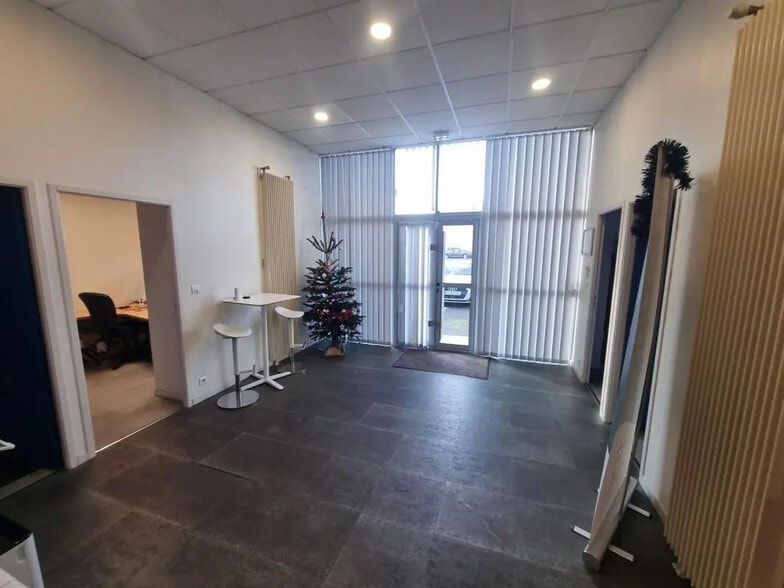 Industriel/Logistique dans La Chapelle-sur-Erdre à louer - Photo de l’immeuble – Image 3 sur 4