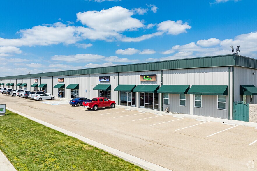 1500 Enterprise Drive, Lemoore portefeuille de 3 biens à vendre sur LoopNet.fr - Photo principale – Image 3 sur 4