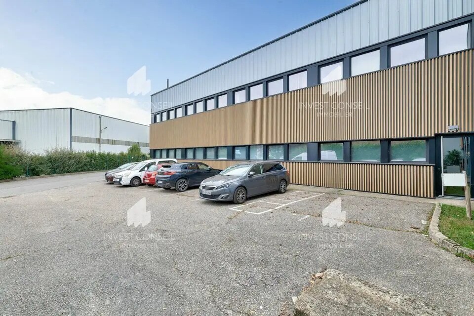 Local d’activités dans Villeneuve-la-Garenne à louer Photo de l’immeuble– Image 1 sur 8