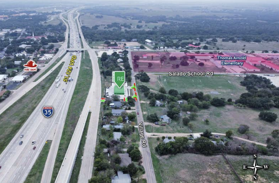 247 Village Road, Salado, TX à louer - Photo de l’immeuble – Image 2 sur 6