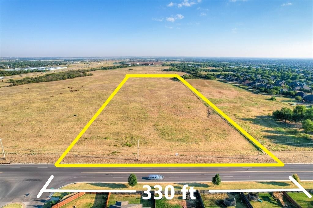W Britton Rd, Yukon, OK à vendre Photo de l’immeuble– Image 1 sur 7