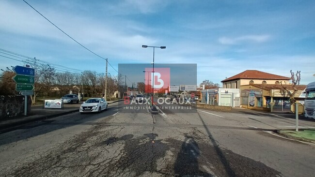 Plus de détails pour Local commercial à louer