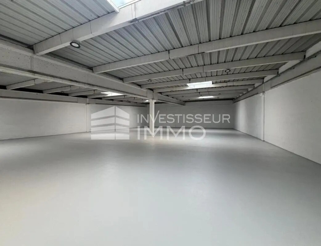 Industriel/Logistique dans Coignières à vendre Photo intérieure– Image 1 sur 4