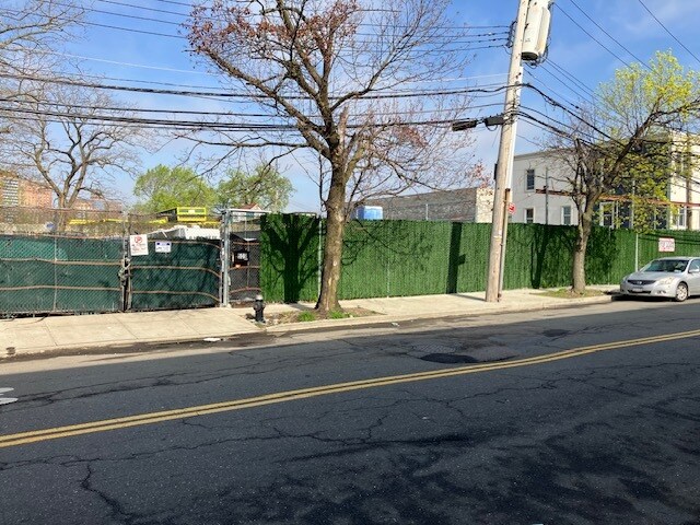 509 Brush Ave, Bronx, NY à louer - Photo de l’immeuble – Image 3 sur 11