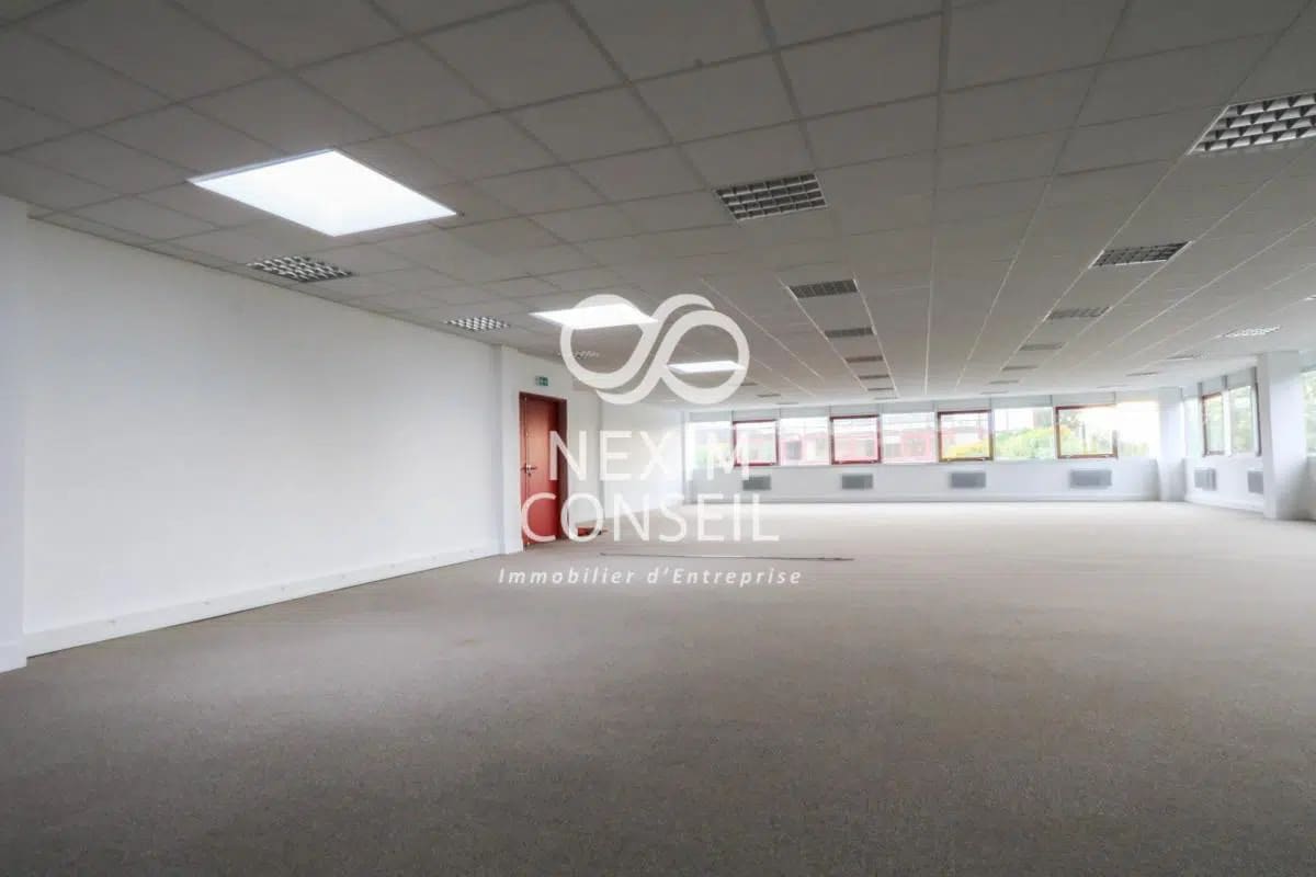 Bureau dans Gennevilliers à louer Photo de l’immeuble– Image 1 sur 3