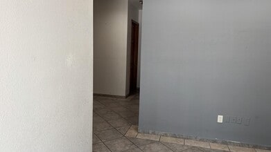 5405-5541 NW 82nd Ave, Miami, FL à louer Photo intérieure– Image 2 sur 6