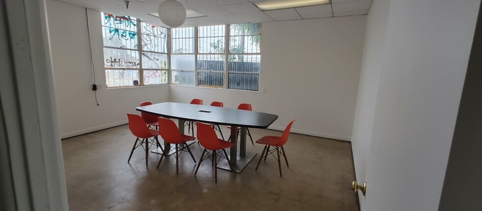 1425 Grande Vista Ave, Los Angeles, CA à louer - Photo intérieure – Image 3 sur 6