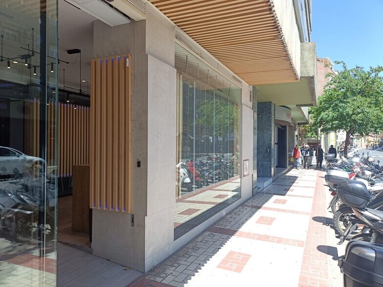 Local commercial dans Granada, Granada à louer - Photo de l’immeuble – Image 2 sur 19