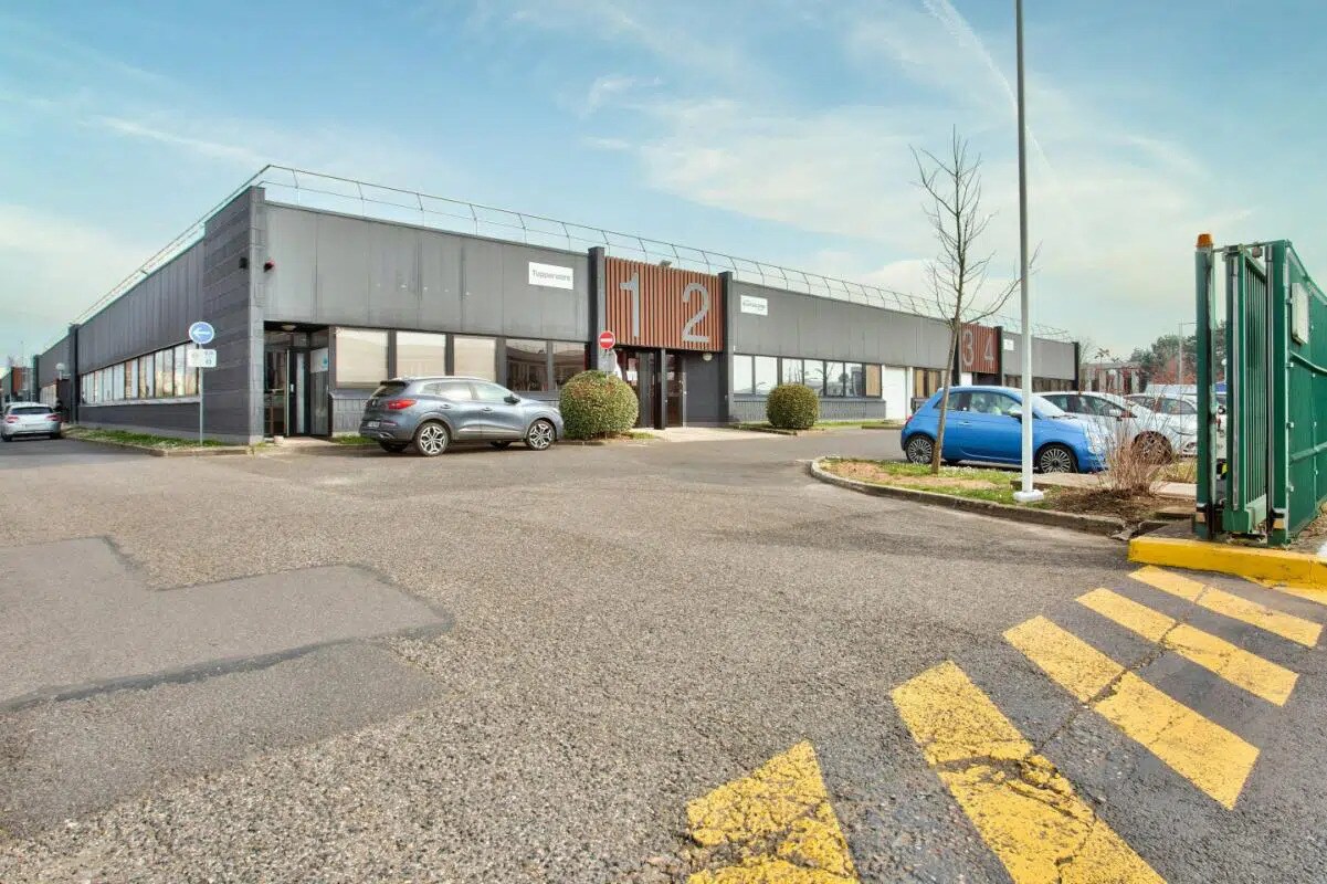 Industriel/Logistique dans Villebon-sur-Yvette à louer Photo de l’immeuble– Image 1 sur 15