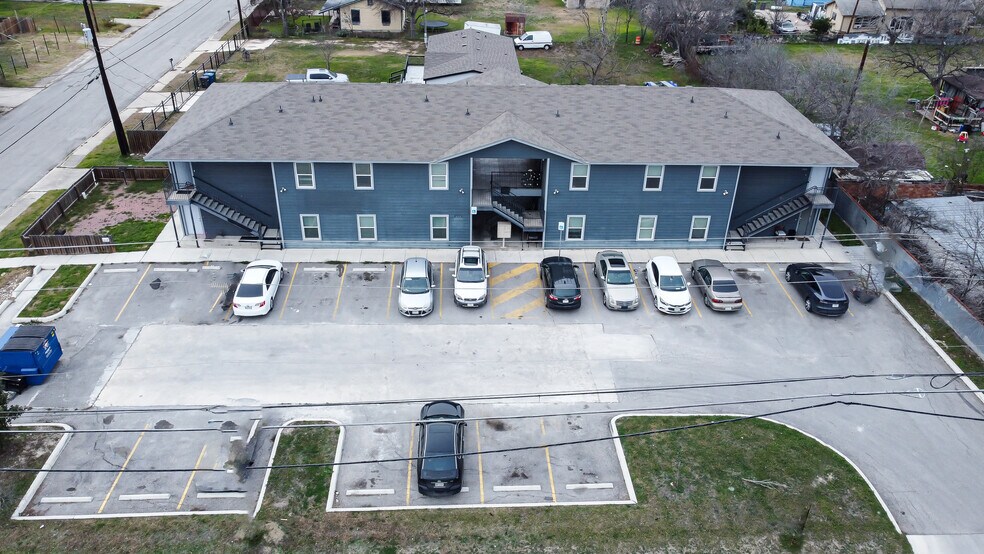8111 Landing, San Antonio, TX à vendre - Photo de l’immeuble – Image 2 sur 24