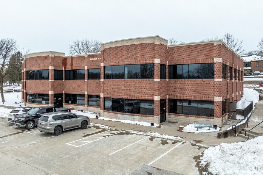 1250 NW 142nd St, Clive, IA à louer - Photo de l’immeuble – Image 2 sur 11