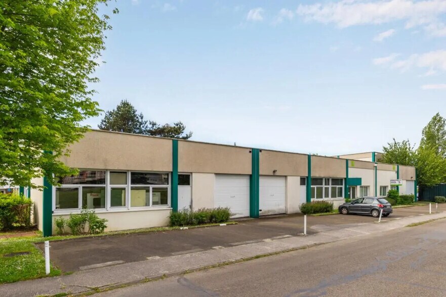 1 Rue Eugène Hénaff, Trappes à louer - Photo de l’immeuble – Image 3 sur 4