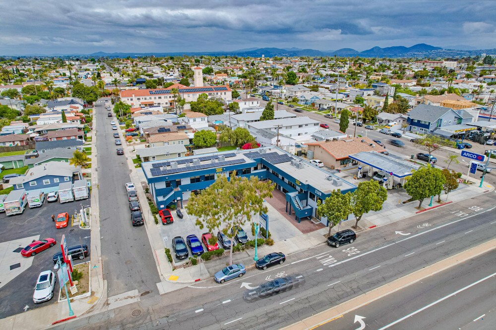 3288 El Cajon Blvd, San Diego, CA à louer Photo principale– Image 1 sur 15