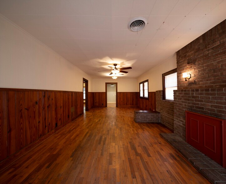 1013 N Locust St, Denton, TX à vendre - Photo intérieure – Image 2 sur 13